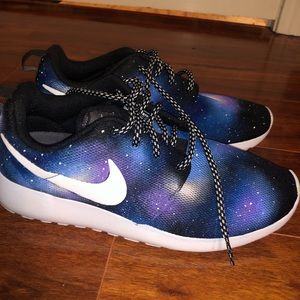 Galaxy Nike Roshe